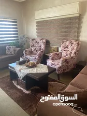  2 طقم كنب فاخر + طاولة سفرة