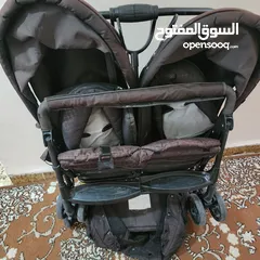  5 عربية توأم بجانب بعض ماركة مذر كير