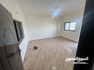  3 شقة فاخره و ذات اطلالة رائعة للايجار