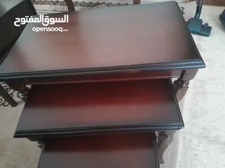  1 طاولات مساعدات