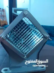  7 مكينة فرم بطاطا و غيرها من الاطعمة للبيع بسعر جيد و مناسب للجميع . غير مستعملة ما زالت جديدة .