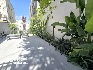  1 ارقى مناطق ام اذينة شقة مفروشة فخمة مع حديقة واسعة وكراج خاص LUXURY APARTMENT