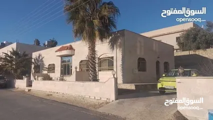  4 فيلا للبيع ظهر صويلح بالقرب من قصور الملكية دابوق