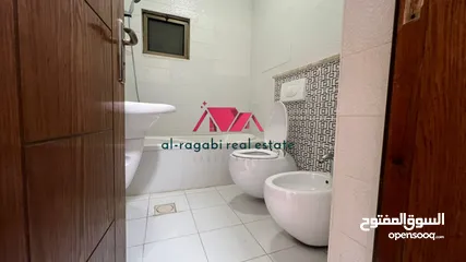  19 شقة / للايجار / ارضية / 4نوم / ام السماق / 240 متر