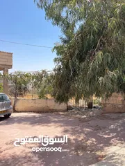  2 منزل مستقل للبيع في مدينة يطا   يصلح تحويله الى مركز طوارئ او كلية او غيرها