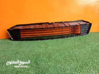  1 شبك /شل سفلي طمبون امامي تويوتا بريوس سي 2012/2014  مستعمل اصلي وارد اليابان بحالة ممتازه  Toyota