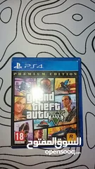  4 ps4 لل بيع مستخدم و معها ثلث سيديات و ايد جديده مستعمله شهر و ماوس و كيبورد جداد