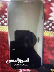  5 آيفون 11 بحالة جيدة للبيع - بسعر مناسب!