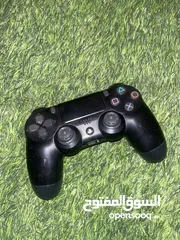 3 بلايستيشن 4 سليم 1 تيرا + ايدتين + 7 العاب + شاحن + سلك 3 متر HDMI للبيع في رام الله