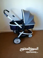  2 عرباية أطفال ماركة جيجلز Giggles أوروبية أصليه  بحالة الجديد فيها وضعية النوم سهلة الضب والتنقل