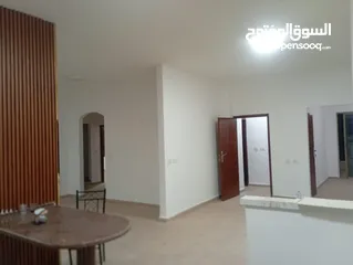  6 شقه للايجار