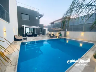  11 Deluxe Villa in Jericho