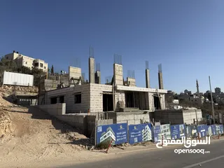  2 7 شقق طابقية مساحة الشقة 220 متر مربع واستعمال أجود أنواع الحجر من عصيرة وبناء عالي الجودة والتشطيب