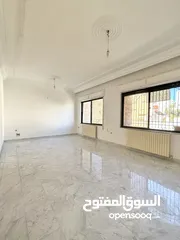  7 شقة الأحلام في أم أذينة الغربية – خصوصية، إطلالات، وأناقة بلا حدود