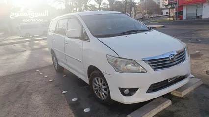  2 TOYOTA INNOVA