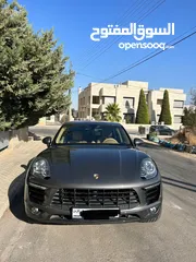  1 Porsche Macan S