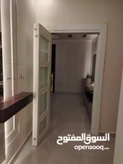  15 ابواب خشبيه داخليه و خارجيه بتصاميم حديثه وفاخره وعصريه جميع الانواع دهان  او تلبيس pvc  وقشره بلوط
