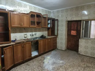  5 شقة فارغة للأيجار في جبل النظيف