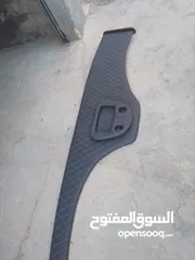  1 طاولة  جلد mp3 سنجل في حاله جديده