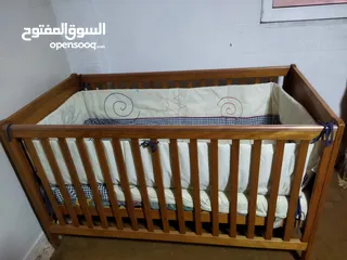  10 سرير اطفال ماركة  Mothercare  صناعة بريطانيه    أبعاده  140 *70*88
