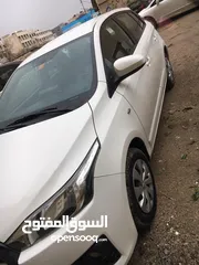  8 ‎تويوتا يارس SE للبيع هاتشباك 2015–