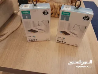  1 اكسسوارات ايفون pro max 15 لزقتين وعظمتين للشاحن وكفرين اشتريتهم كم هو موضح بالصور للبيع ويموت شاشة