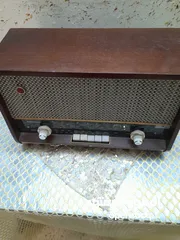  1 راديو فليبس قديم شغال
