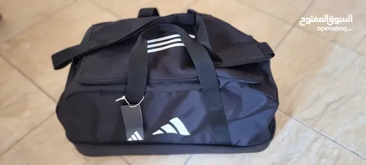  1 شنطة رياضية للجنسين من أديداس اوريجينال جديده