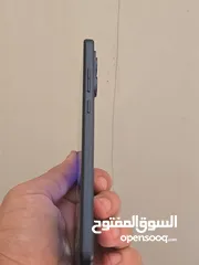  5 موتورولا G84 مع 4 كفرات و5G وسعته 256 جيجا ورامه 12 وبعلبته