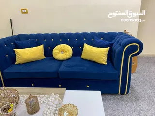  2 طقم كنب تفصيل خشب سويد شبه جديد