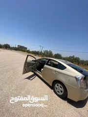 12 تويوتا بريوس موديل 2011