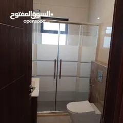  18 طريق المطار لم تسكن سوبر ديلوكس شقه فارغه للايجار + 240 متر 5 غرف نوم ـ 2 ماستر