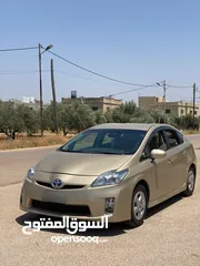  4 تويوتا بريوس موديل 2011