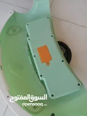  7 كرسي طعام +هزازه تشتغل على البطاريات السعر على التلفون+كراجه اطفال