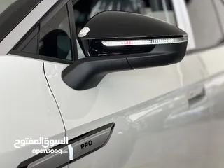  6 VW ID4 CROZZ PRO 2024 PIANO BLACK أبيضّ لؤلؤي