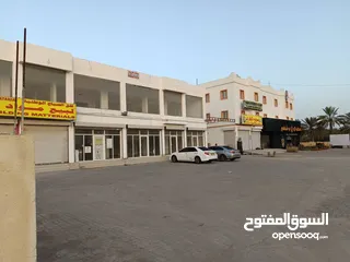  1 معرض+اربعة محلات