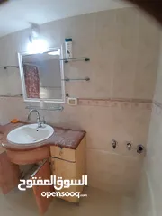  4 شقة للإيجار