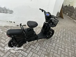  2 سكوتر كهربائي نظيف