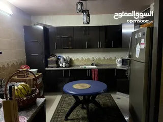  3 منزل للبيع مكون من 3 غرف نوم وصالون وسفرهه ومطبخ وبرندات عدد 2 وحمام عدد 2 الموقع الحاوز الاول
