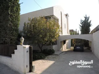  16 فيلا مستقلة للبيع خلدا العواجانيه على مساحة أرض دونم
