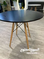  11 للبيع – كراسي وطاولات مستعملة بحالة ممتازة بسعر مناسب