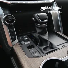  23 2024 TOYOTA LAND CRUISER VX TWIN TURBO 3.500 CCوارد وكفالة الشركة المركزية- استعمال شخصي