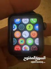  3 ساعة ابل الجيل الثالث بحاله ممتازه كانها جديده
