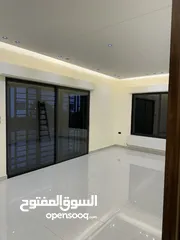  16 شقة 220م فاخرة للبيع بالقرب من مدارس ساندس