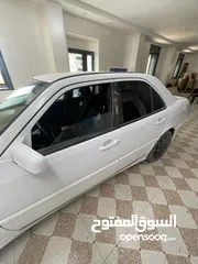  4 مرسيدس شبابية W202 / C220 1996 سيارة مصروفها ؟؟ — ممتاز جدا  / لون ابيض سادة
