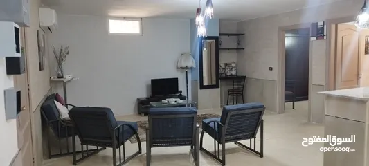  1 شقه مفروشه للايجار  عمان  الشميساني  شارع شجره الدر  خلف السيفوي  خلف المستشفى التخصصي  مساحه 75م