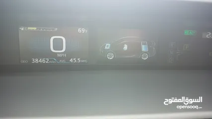  22 تويوتا بريوس 2022 XLE فحص كامل فل ما عدا الفتحة صنف بيرسونا TOYOTA PRIUS 2022 XLE FULLY LODED