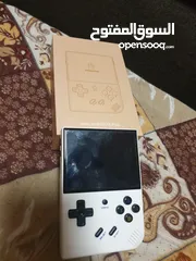  1 جهاز اتاري عليه مجموعه العاب