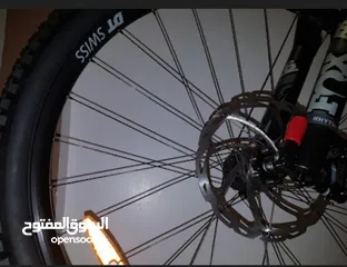  25 سيكل جبلي مع ملحقاته trail bike دراجة أصلية عملية مع اكسسوارات canyon mountain
