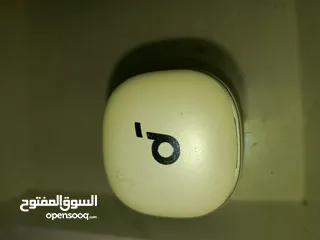  6 عندي ساعة ابل اصلي وسماعات ابل للبيع الساعة شريتها 400 وسماعات 300 شغلات ميه بالميه بدي ابيعهم 350